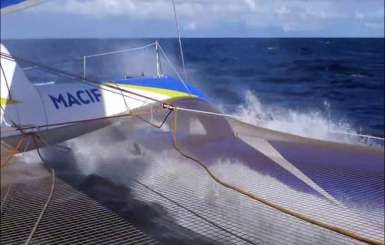 A bord de MACIF avec IDEC Sport en vue !